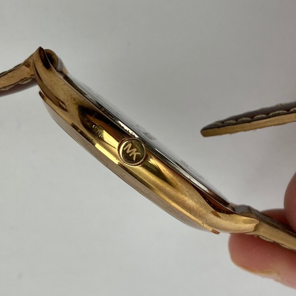 Michael Kors Slim Runway Watch Rose Gold Leather - Picture 4 of 8